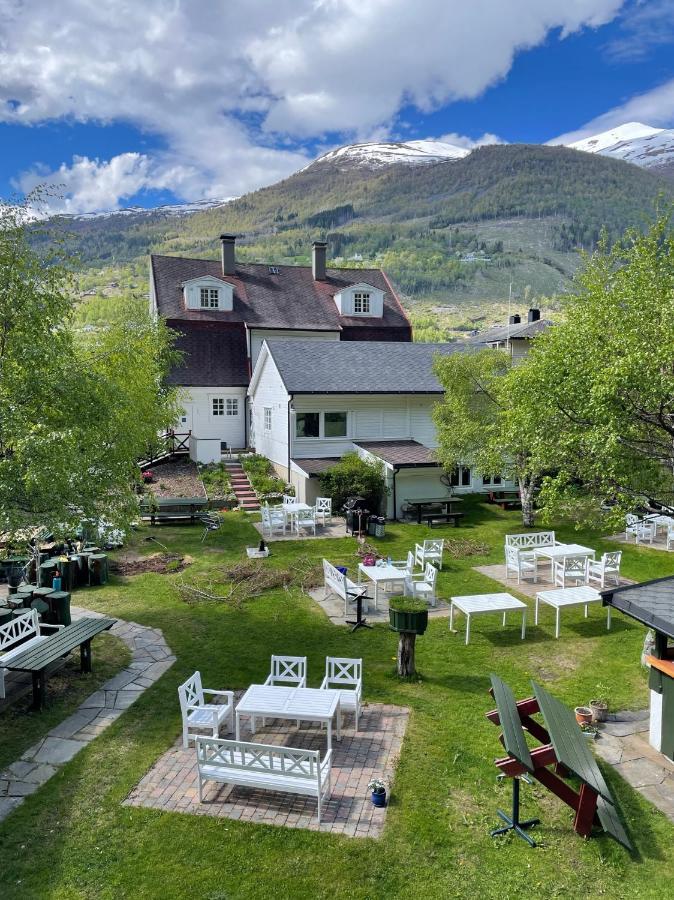 Valldal Fjord Lodge B&B Exterior photo